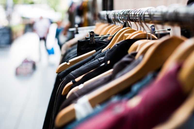 Czy warto założyć własny sklep z odzieżą używaną?