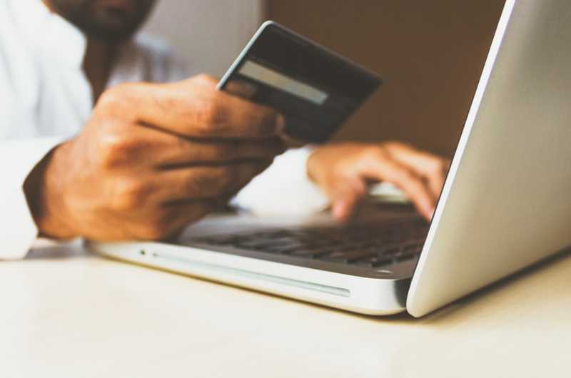 Jak płatności online wpływają na rozwój sklepów internetowych?