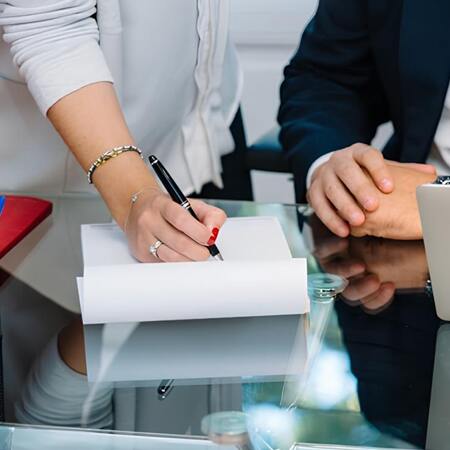 Jak założyć firmę i kiedy warto skorzystać z pomocy profesjonalistów?